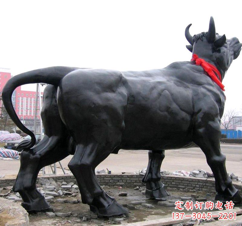 大同昂头的铜雕水牛