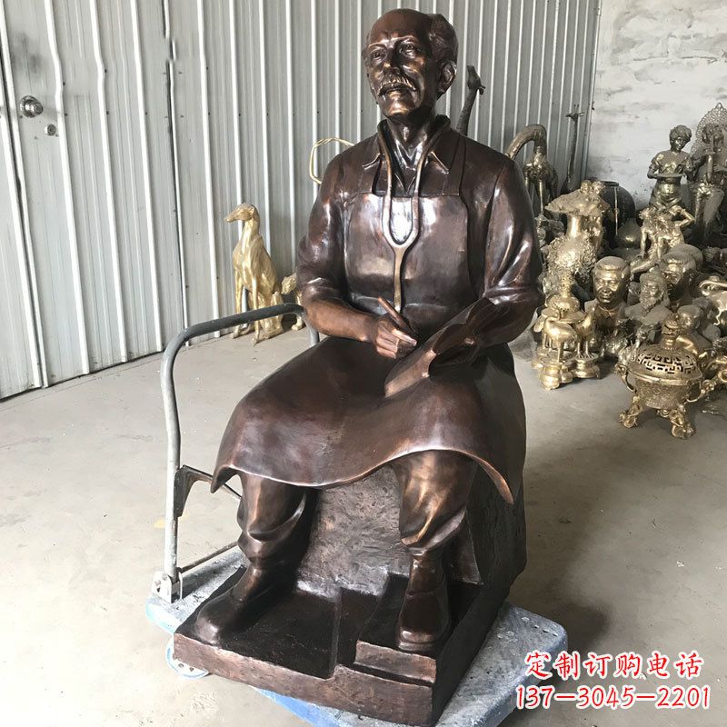 大同白求恩坐姿纯铜雕塑赞颂英雄的象征
