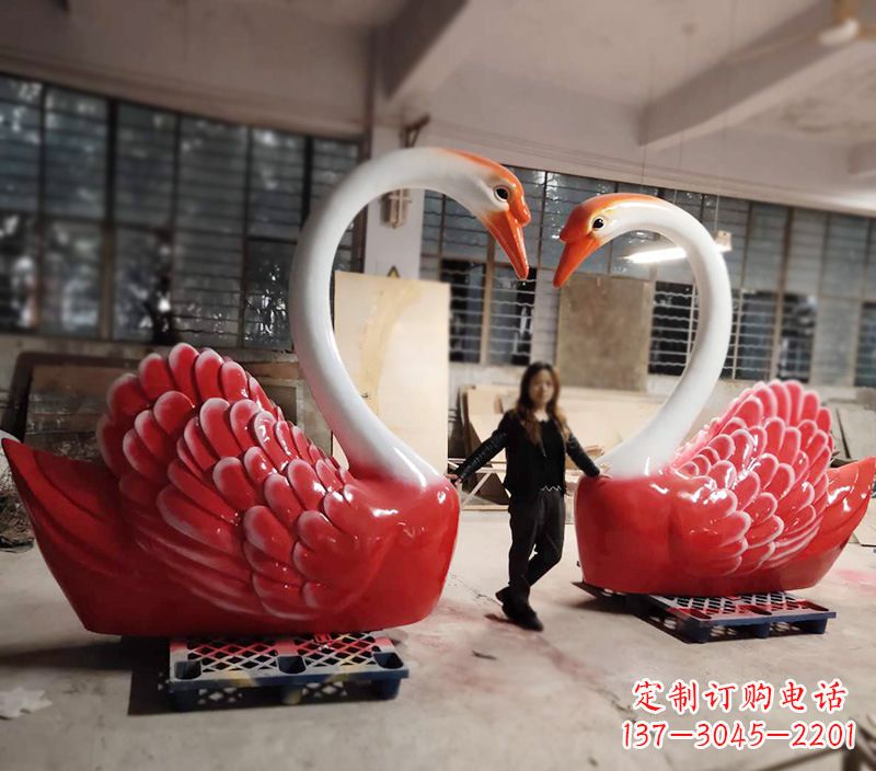 大同天鹅玻璃钢爱心婚礼景观摆件