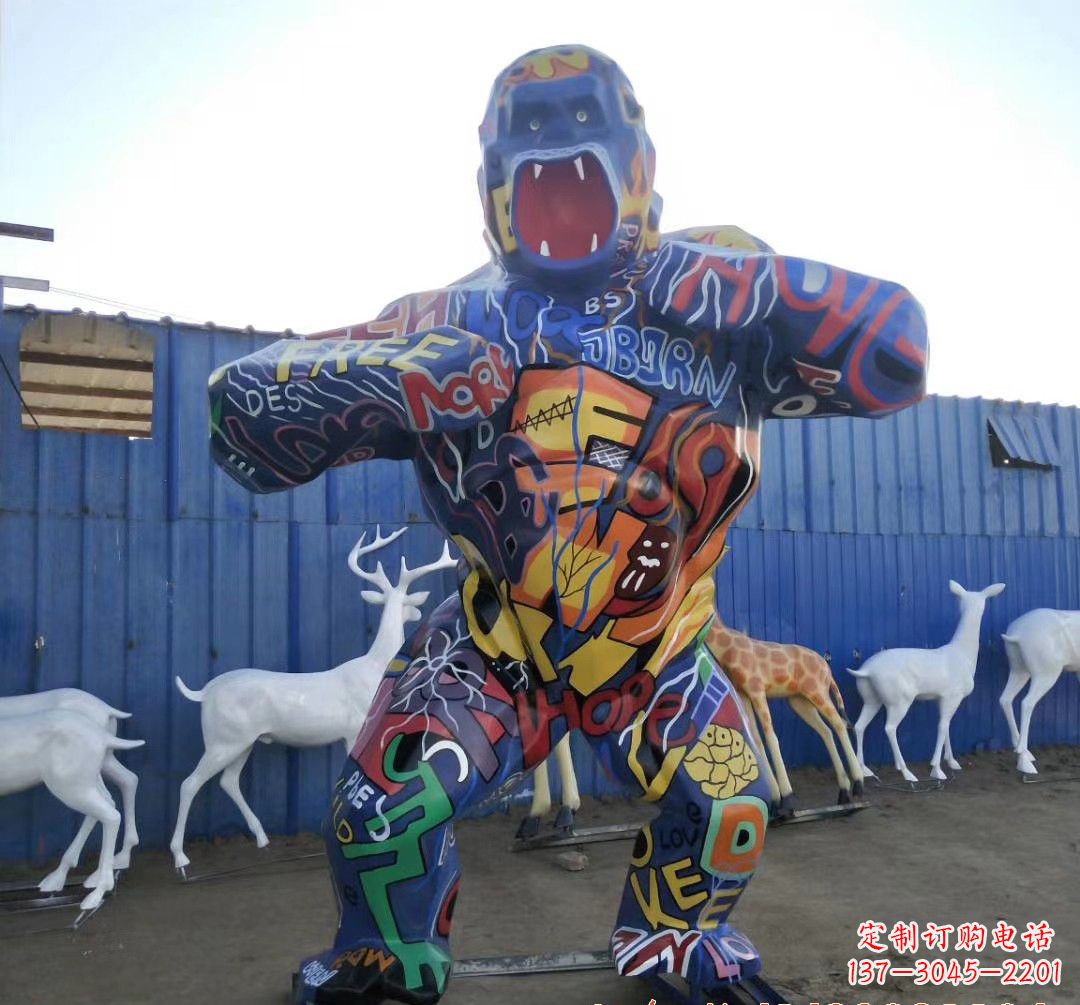 大同玻璃钢彩绘大猩猩雕塑