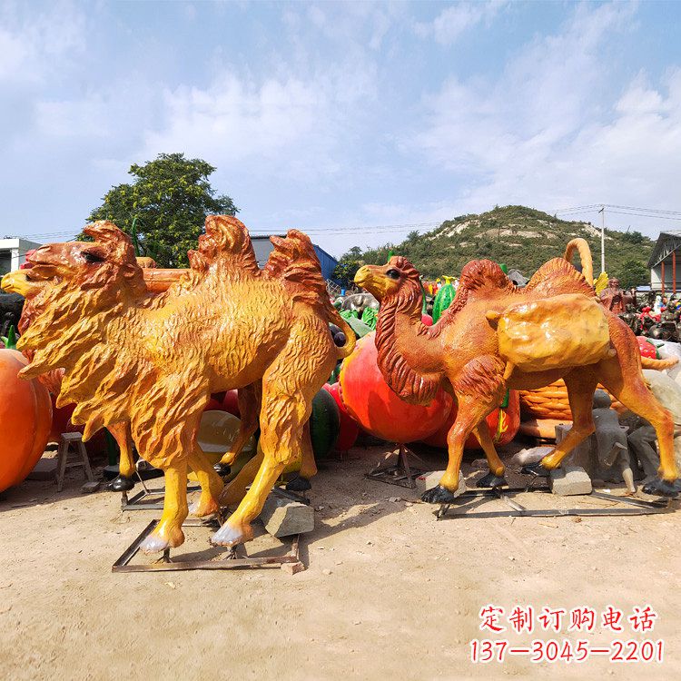 大同玻璃钢彩绘仿真骆驼雕塑