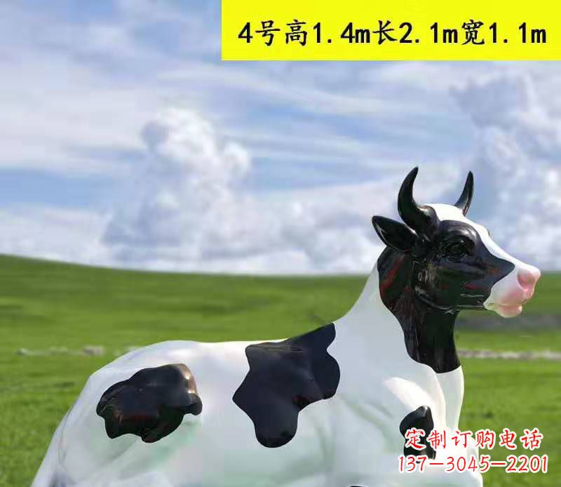 大同玻璃钢彩绘黑白奶牛雕塑