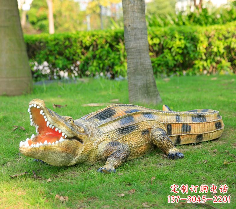大同玻璃钢鳄鱼仿真动物雕塑精美雕塑营造绿色环境
