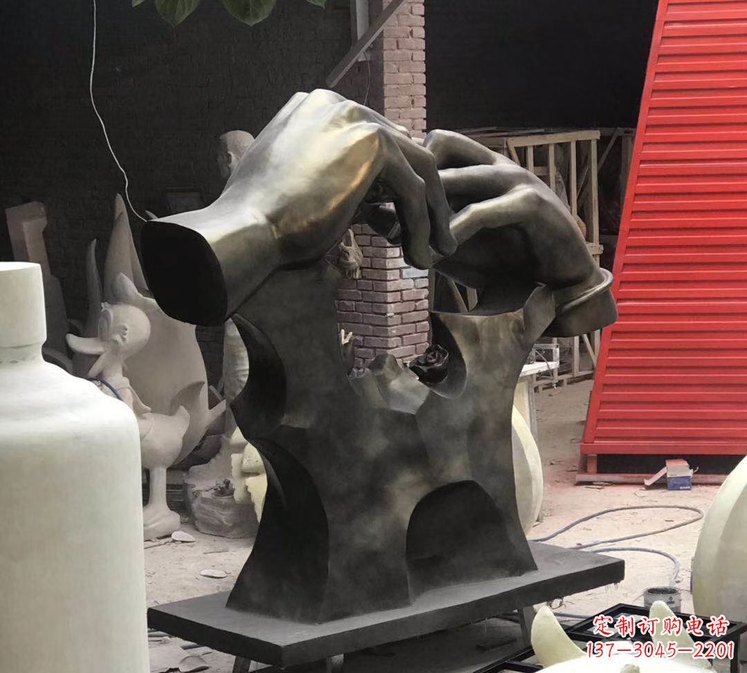 大同玻璃钢仿铜戒指雕塑浪漫情感的象征