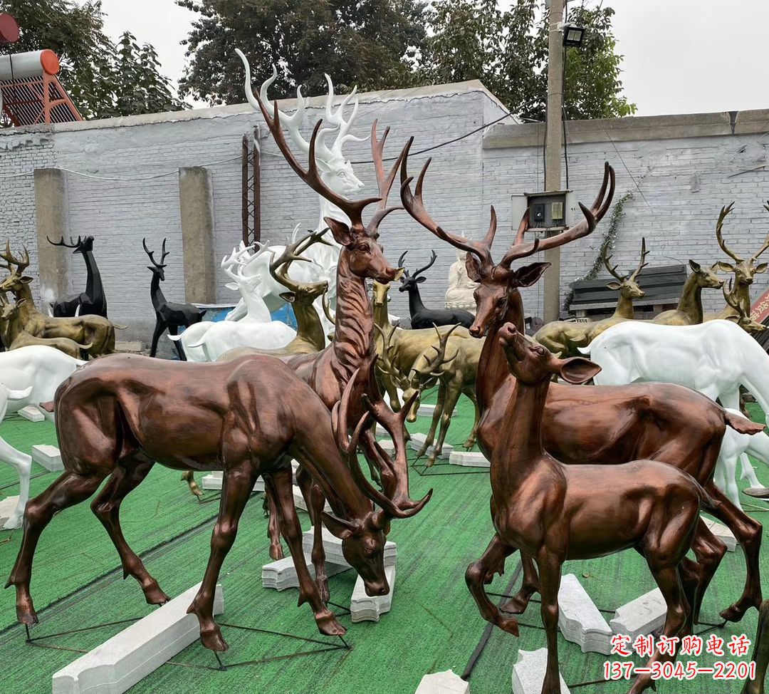 大同玻璃钢仿铜群鹿雕塑——精美动物雕塑装点公园