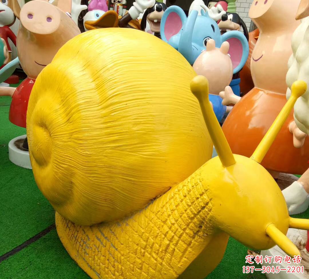 大同玻璃钢制蜗牛雕塑——精致美观的公园景观
