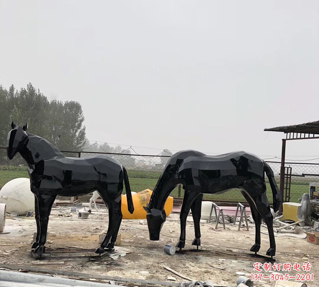 大同玻璃钢几何吃草马雕塑公园动物玻璃钢马雕塑 (4)