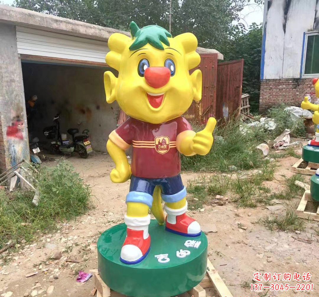 大同玻璃钢卡通小牛雕塑精致而可爱