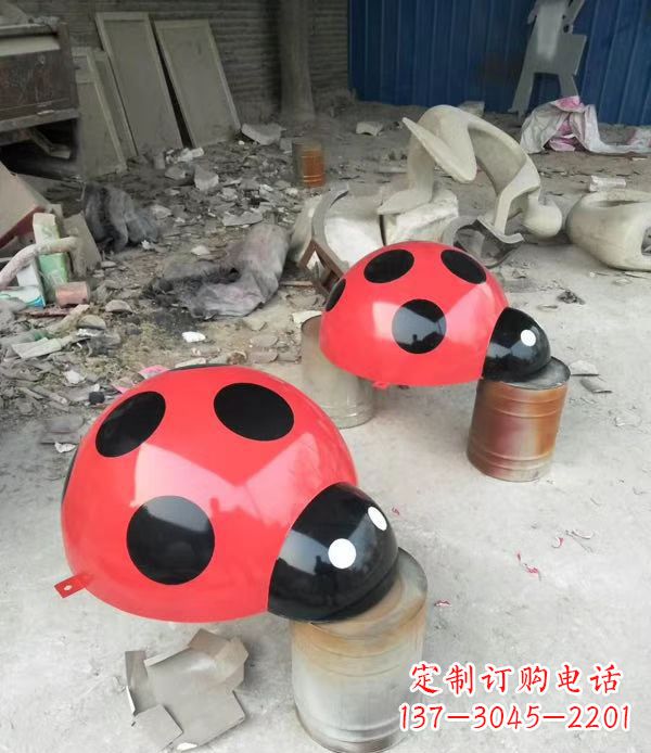 大同玻璃钢制瓢虫雕塑绚丽多彩的公园景观摆件