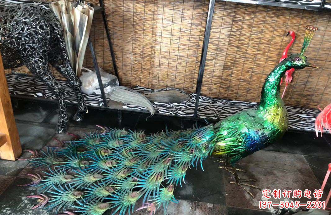 大同不锈钢彩色景观孔雀雕塑