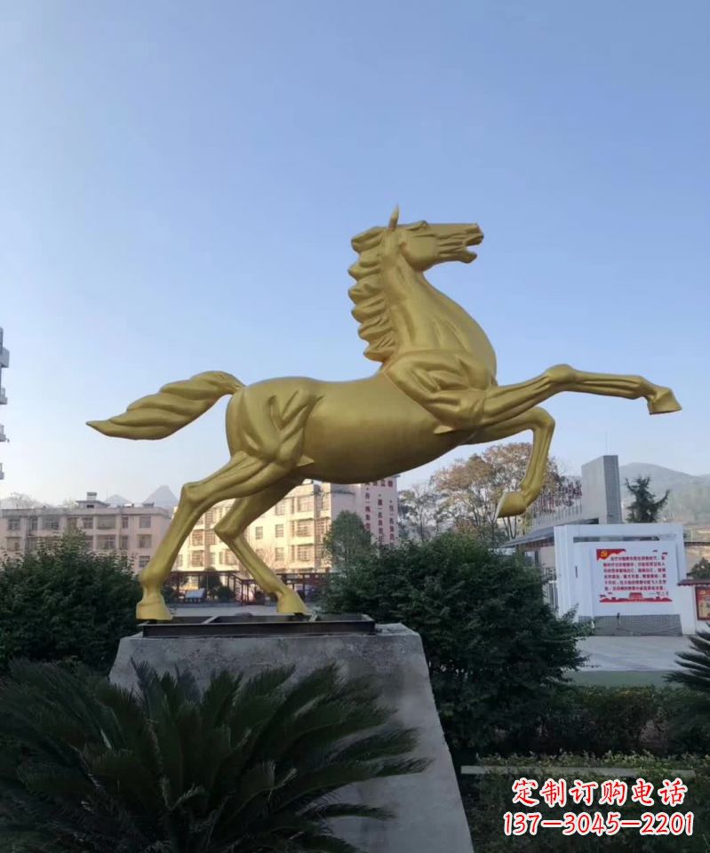 大同不锈钢城市广场的马雕塑——一个给城市带来新鲜感的艺术作品