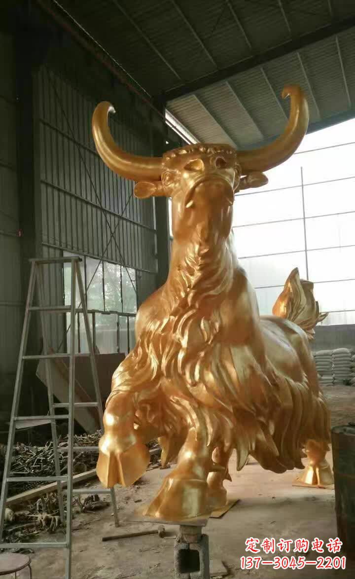 大同不锈钢城市的钛金牦牛雕塑