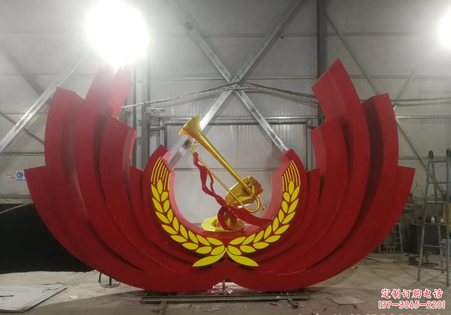 大同不锈钢冲锋号雕塑缅怀英雄,祝福未来