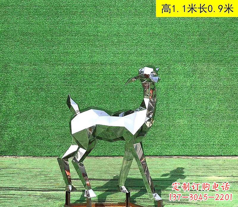 大同不锈钢小鹿雕塑精致而可爱