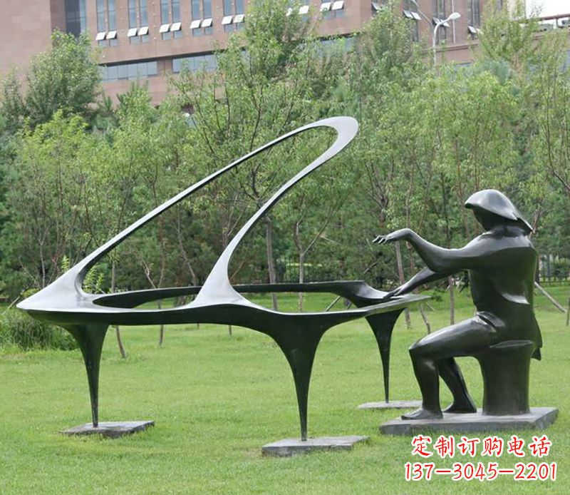 大同不锈钢钢琴雕塑——激发人们心中的音乐