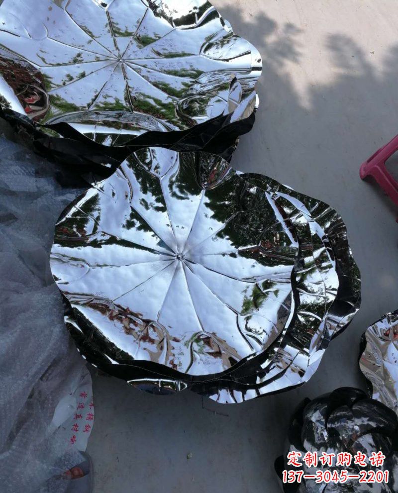 大同不锈钢锻造的莲花雕塑