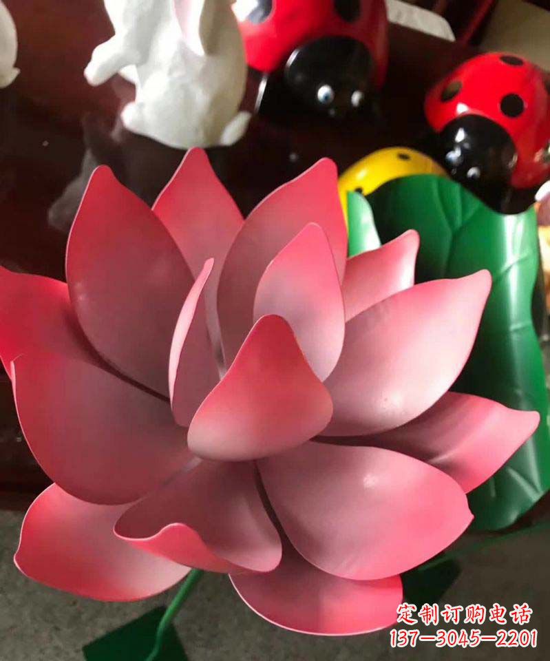 大同不锈钢荷花雕塑古典之美永恒不变