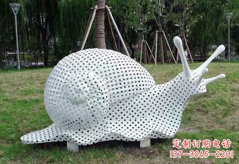 大同不锈钢公园里的蜗牛雕塑