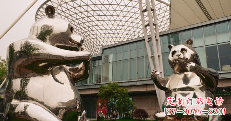 大同不锈钢公园动物镜面熊猫雕塑