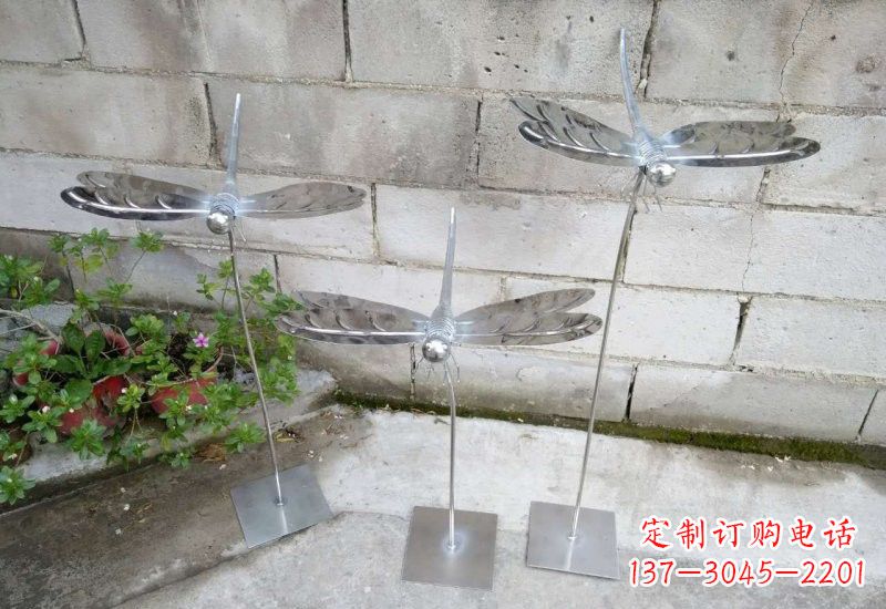 大同不锈钢公园动物镜面蜻蜓雕塑