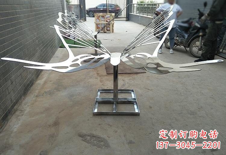 大同非凡之美不锈钢公园的蝴蝶雕塑