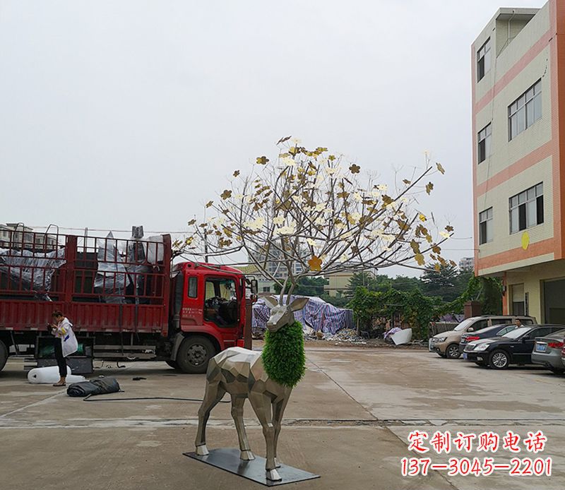 大同不锈钢公园的梅花鹿雕塑