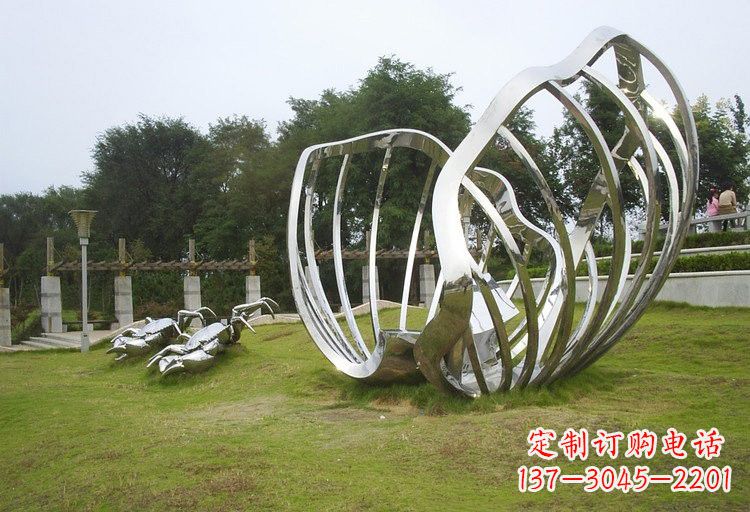 大同不锈钢公园螃蟹和贝壳雕塑