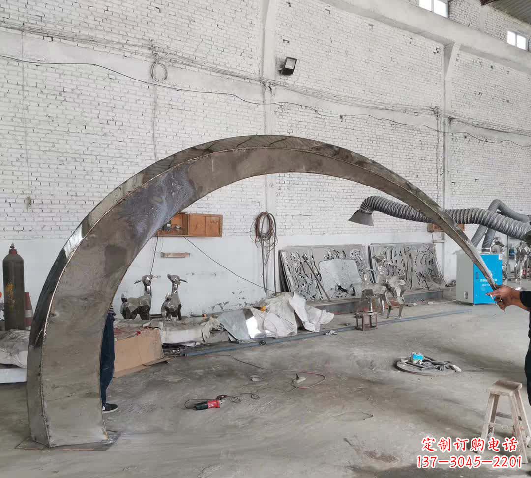 大同不锈钢拱门雕塑经典美学的体现