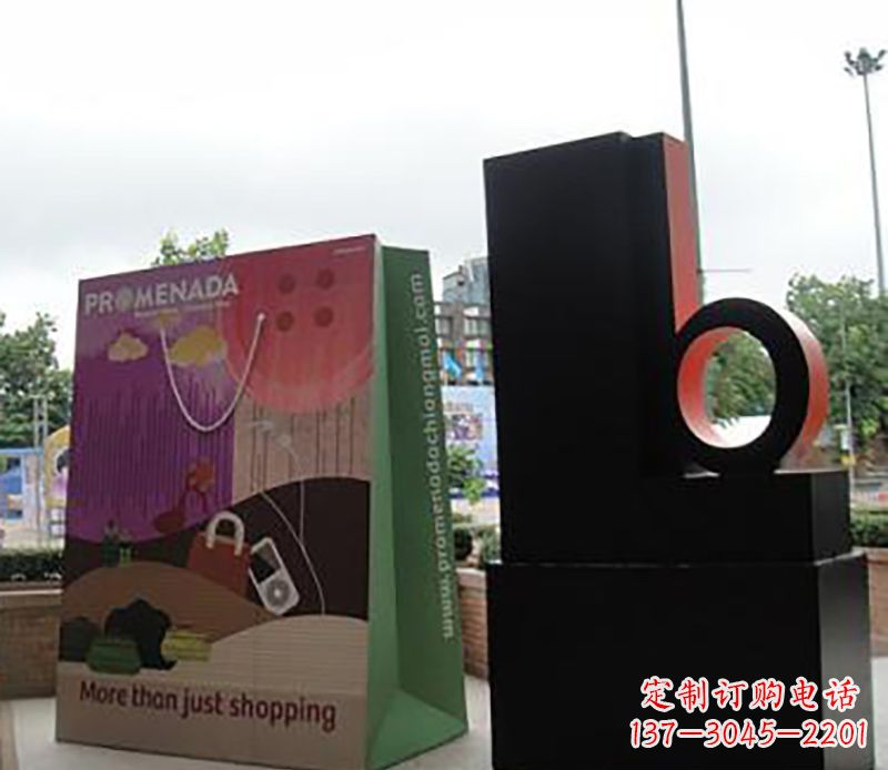 大同不锈钢购物袋雕塑为公园带来现代风格