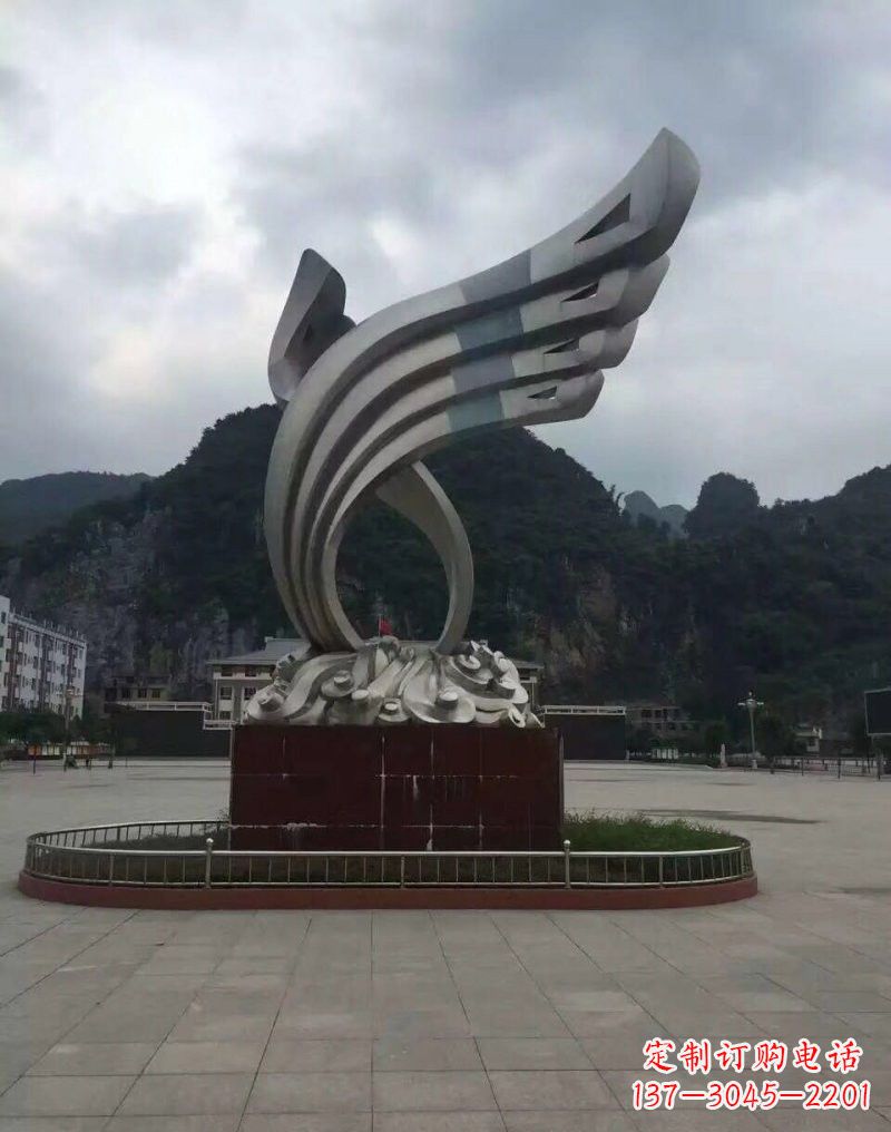 大同翅膀雕塑——环绕不锈钢广场的精美艺术品