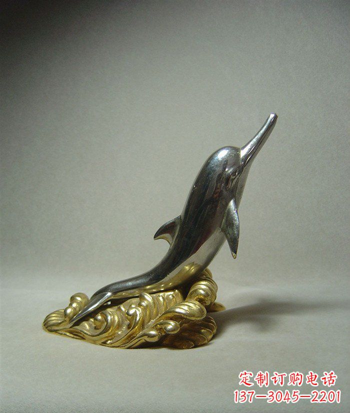 大同海豚雕塑艺术的海洋之美