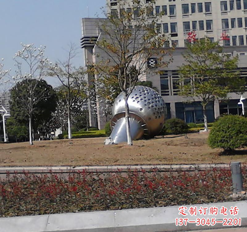 大同不锈钢话筒雕塑简约而又具有现代感