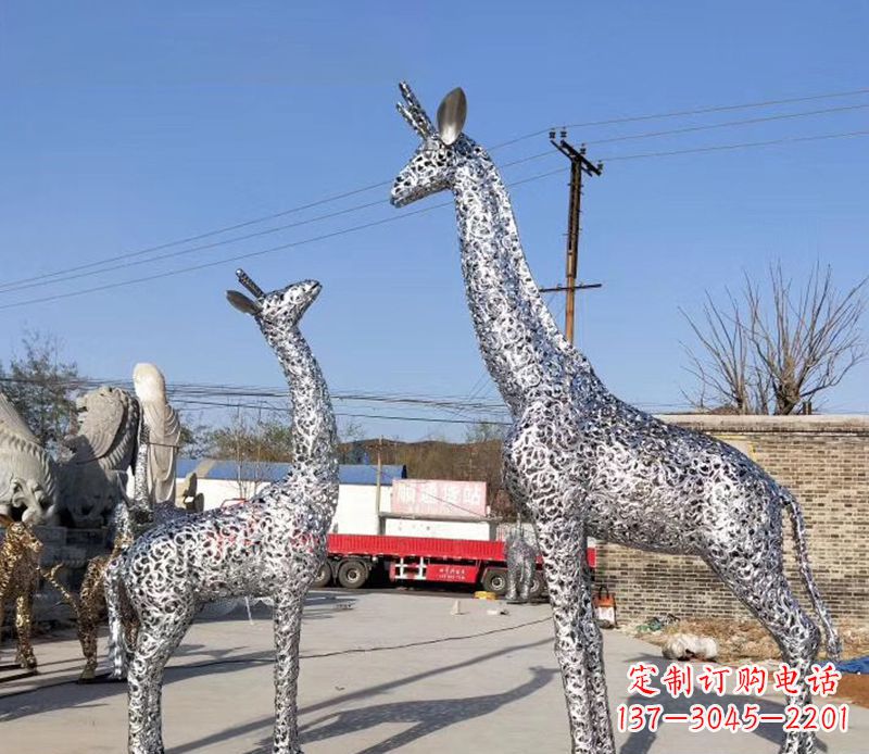 大同不锈钢镂空动物长颈鹿雕塑