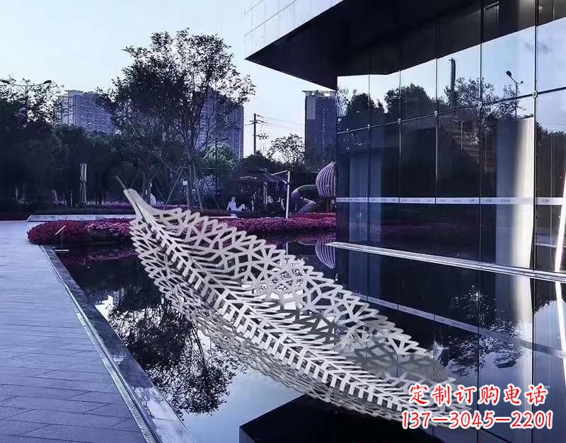 大同不锈钢镂空树叶雕塑——精致美观的艺术精品