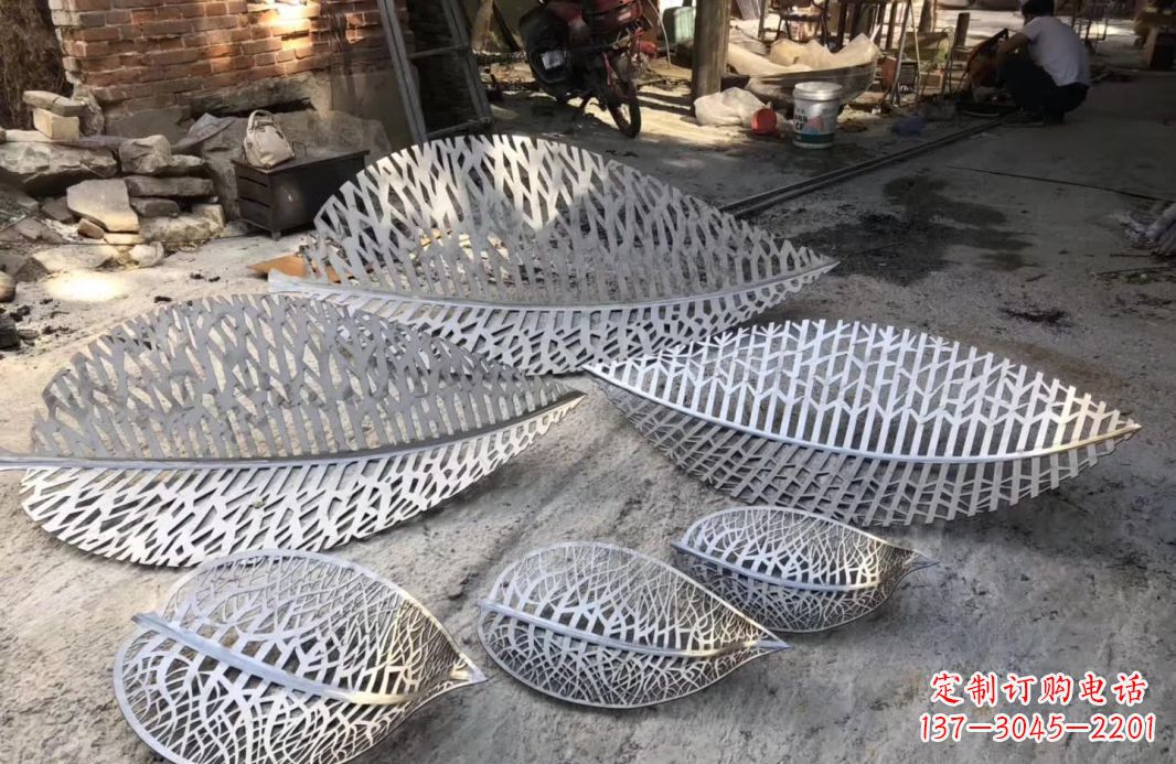 大同不锈钢树叶雕塑美丽的自然之美