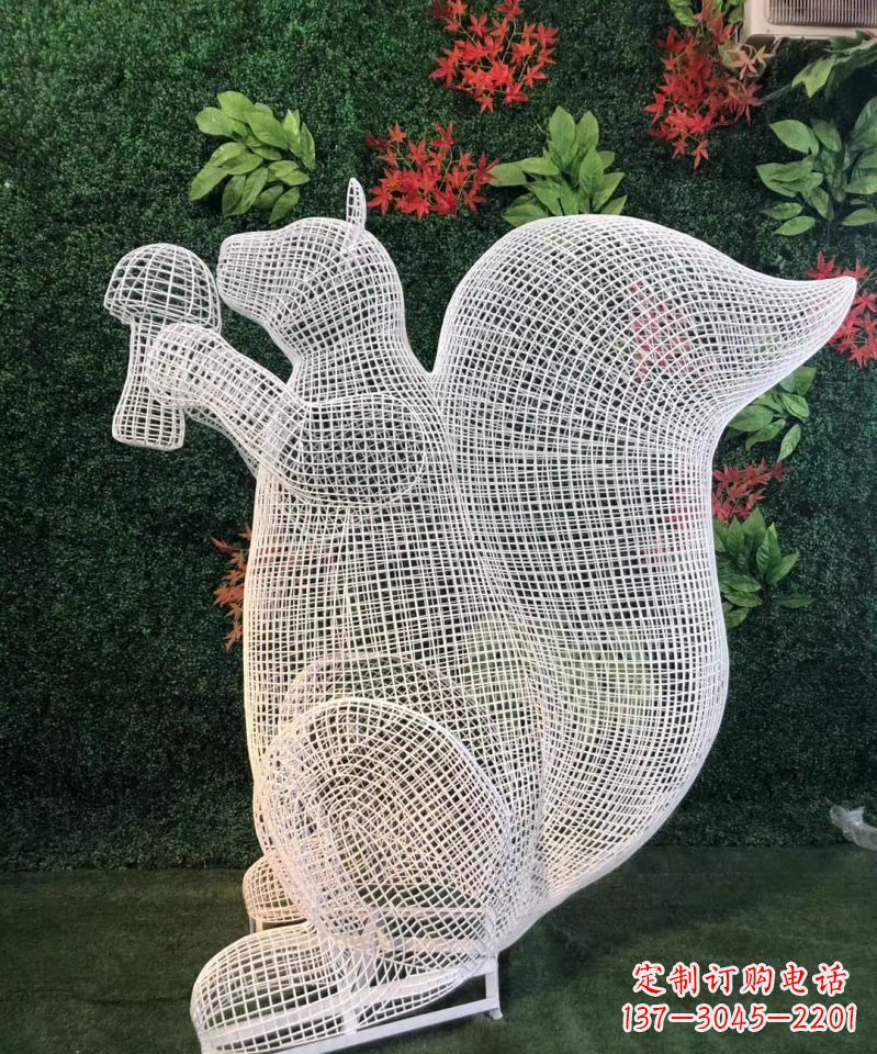 大同不锈钢松鼠雕塑展现自然的美