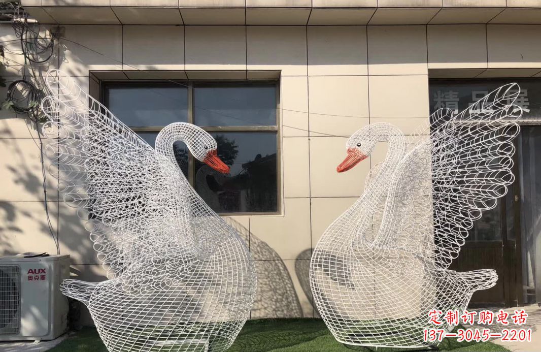 大同不锈钢镂空天鹅雕塑象征着美丽的永恒
