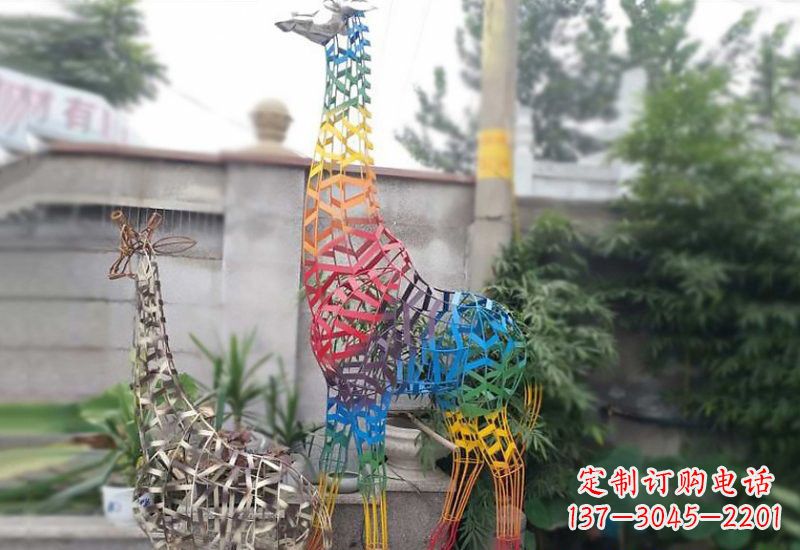 大同长颈鹿雕塑优雅而古典的艺术