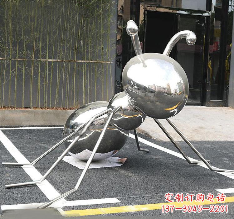 大同不锈钢蚂蚁雕塑象征着勤劳与坚毅