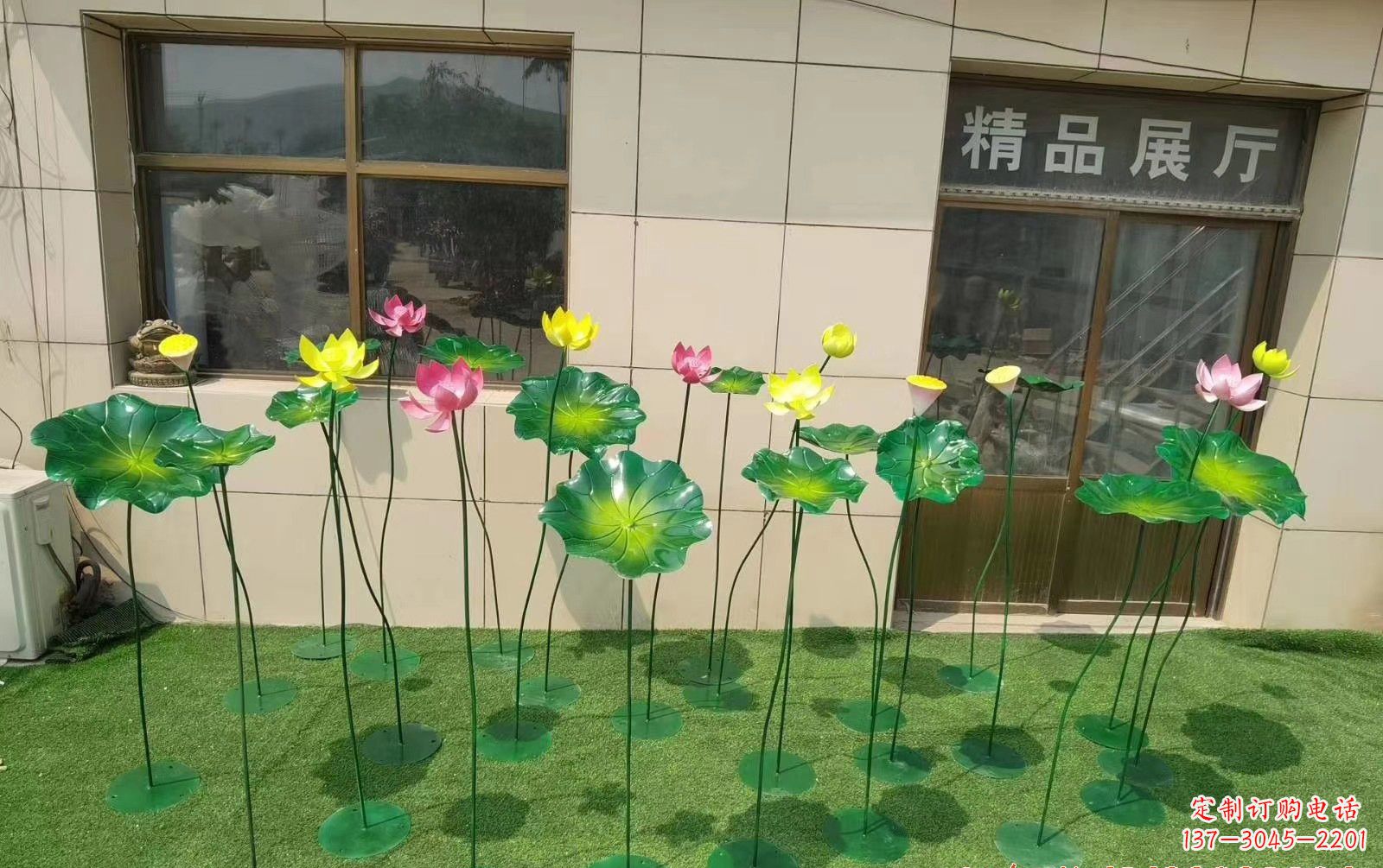 大同不锈钢荷花雕塑给景观增添美感