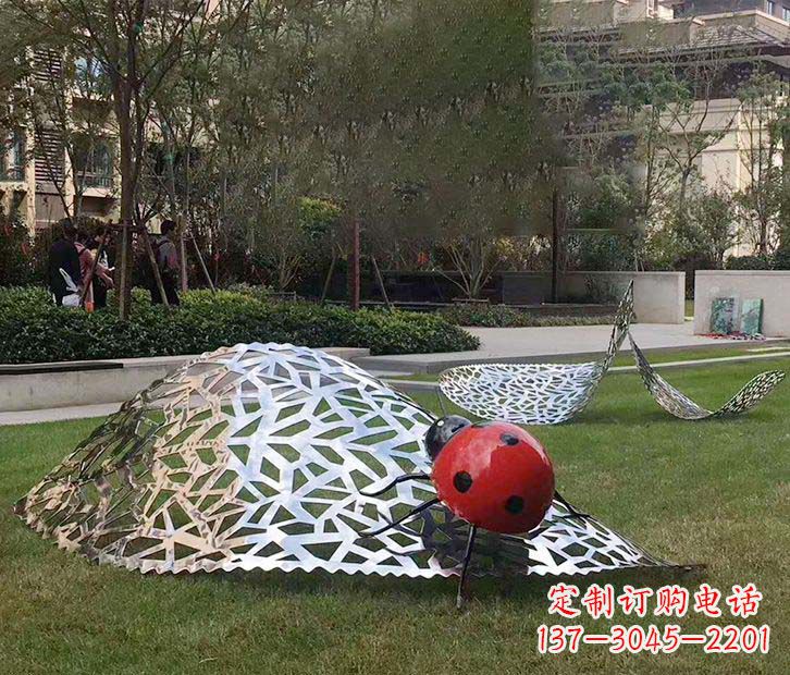 大同不锈钢瓢虫雕塑令人惊叹的艺术之美
