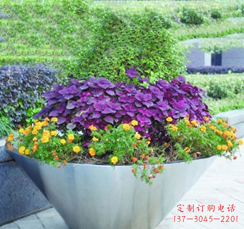 大同不锈钢花盆雕塑艺术之美