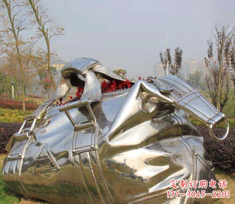 大同精美不锈钢手提包雕塑