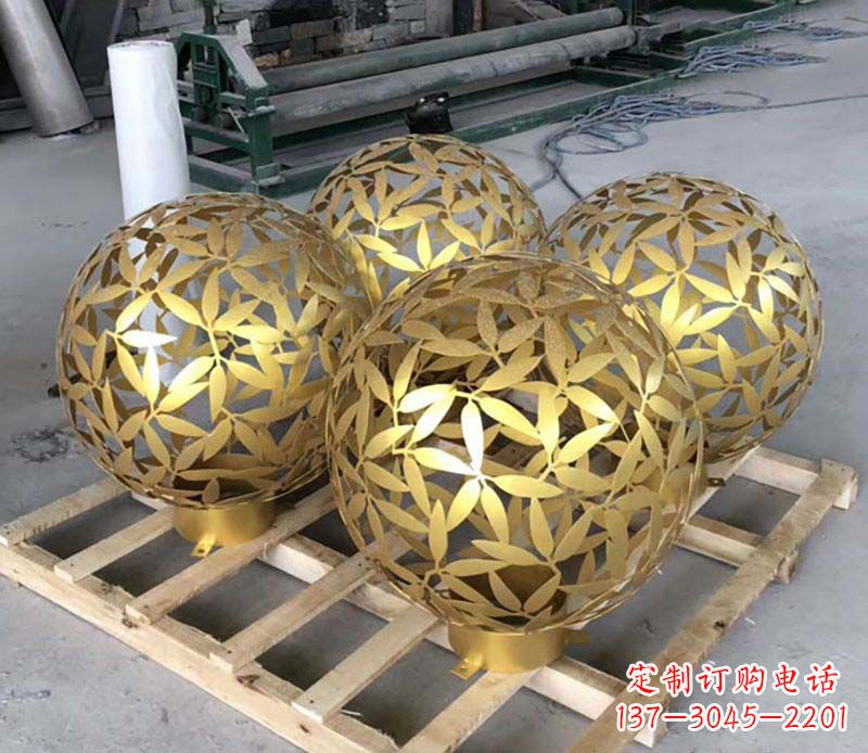 大同不锈钢树叶镂空球的美妙景观