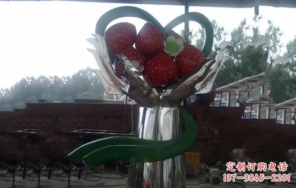 大同不锈钢水果草莓雕塑