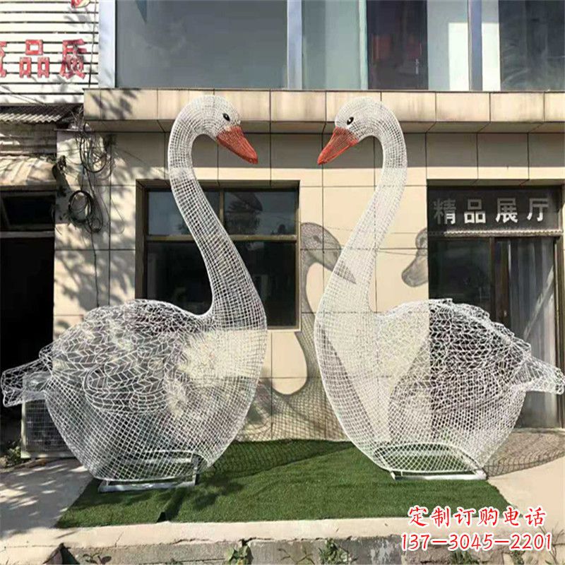 大同不锈钢缩翅网格天鹅一对经典雕塑的传奇之美