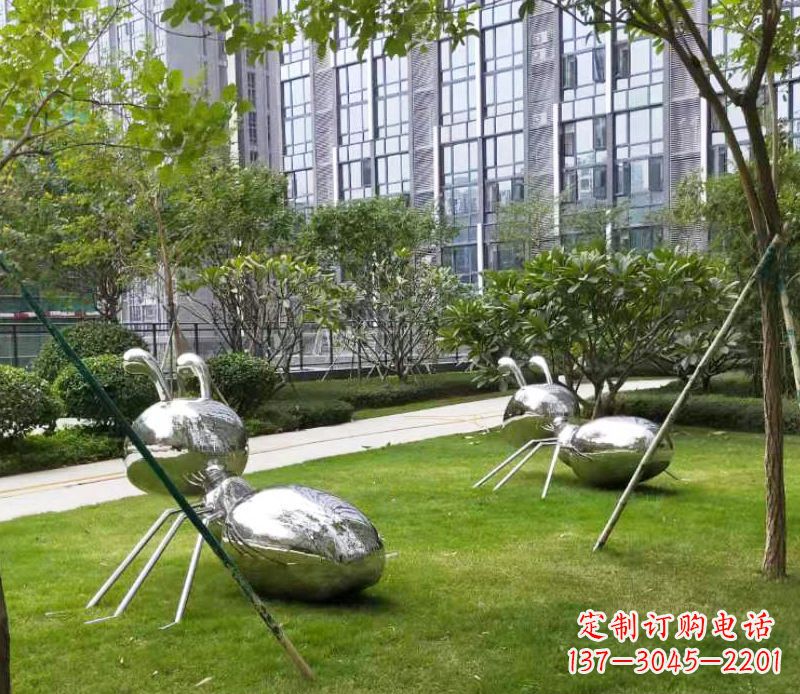 大同不锈钢小区的蚂蚁雕塑
