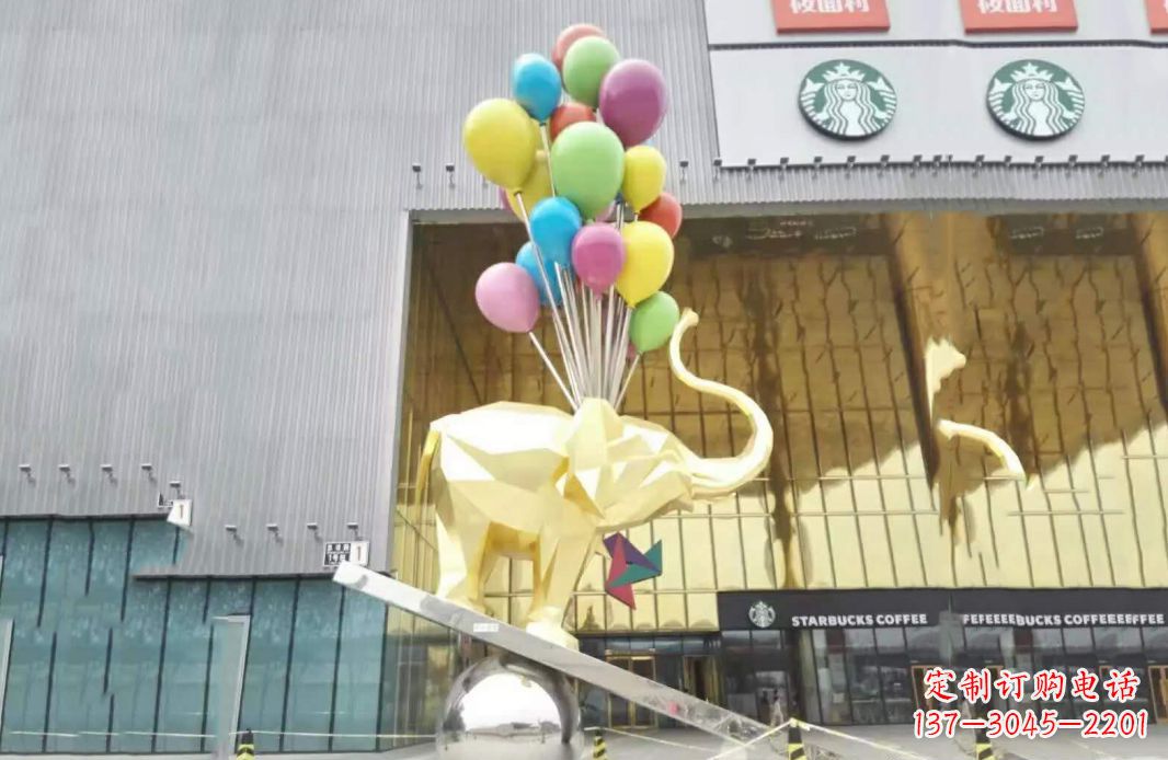 大同小象踩球不锈钢雕塑的魅力