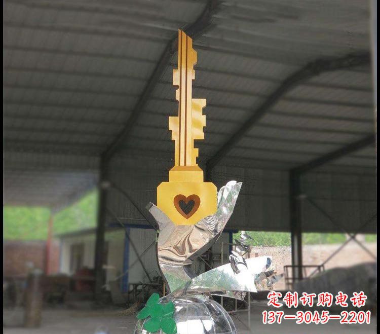 大同不锈钢校园手托钥匙雕塑