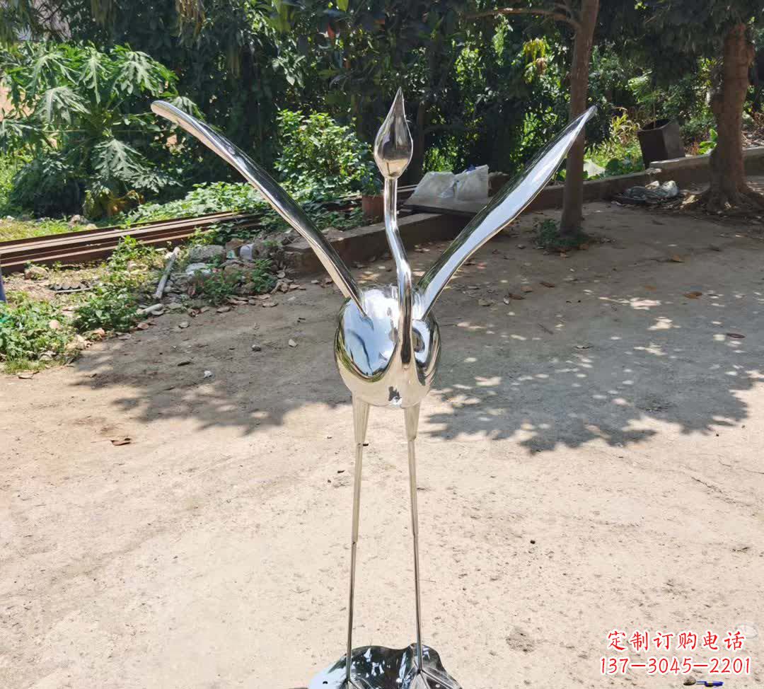 大同不锈钢园林镜面仙鹤雕塑1
